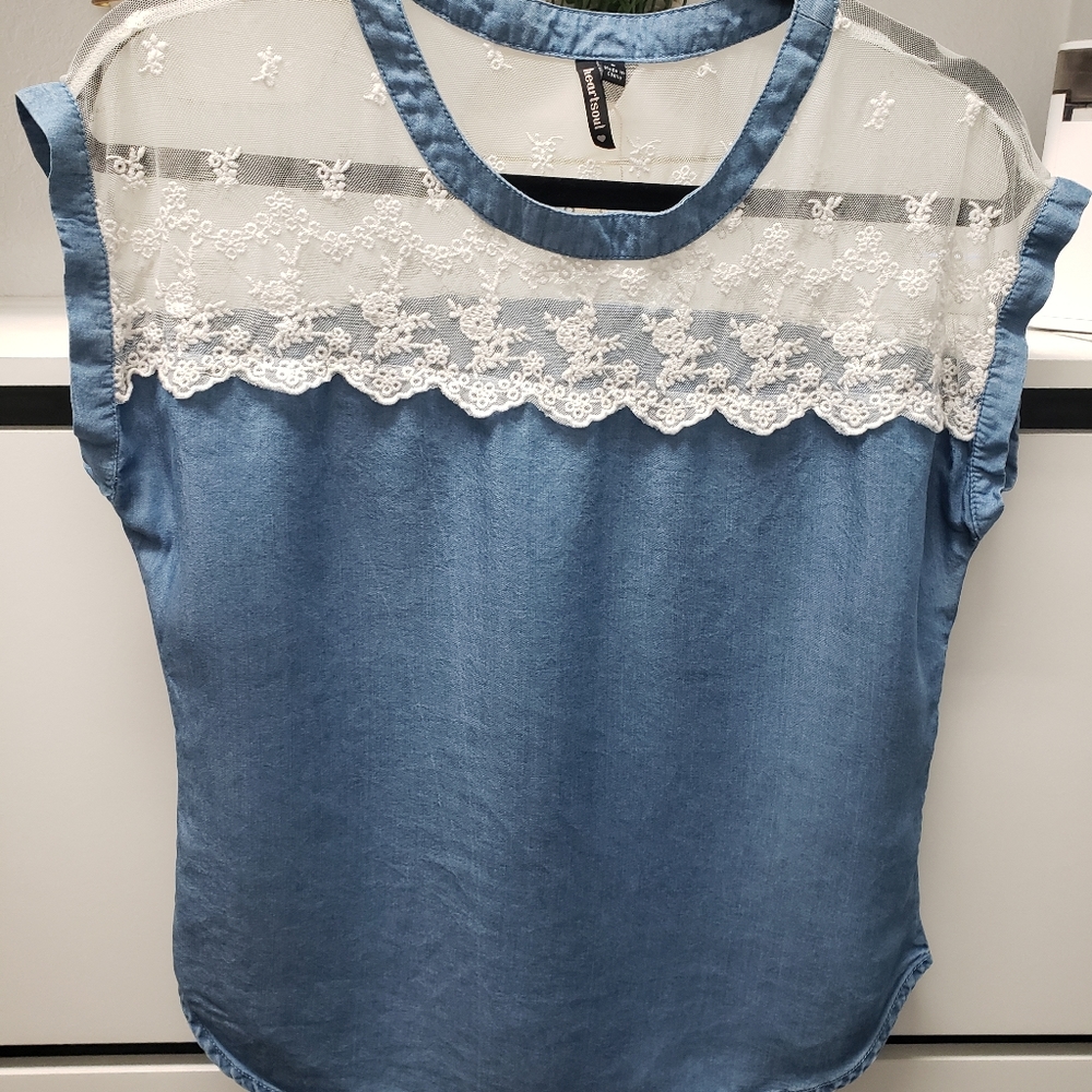Demin like and lace top